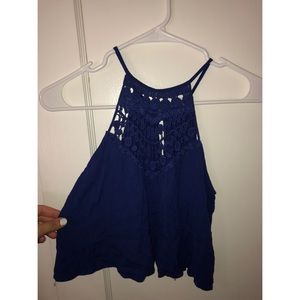 Crop-top high neck design